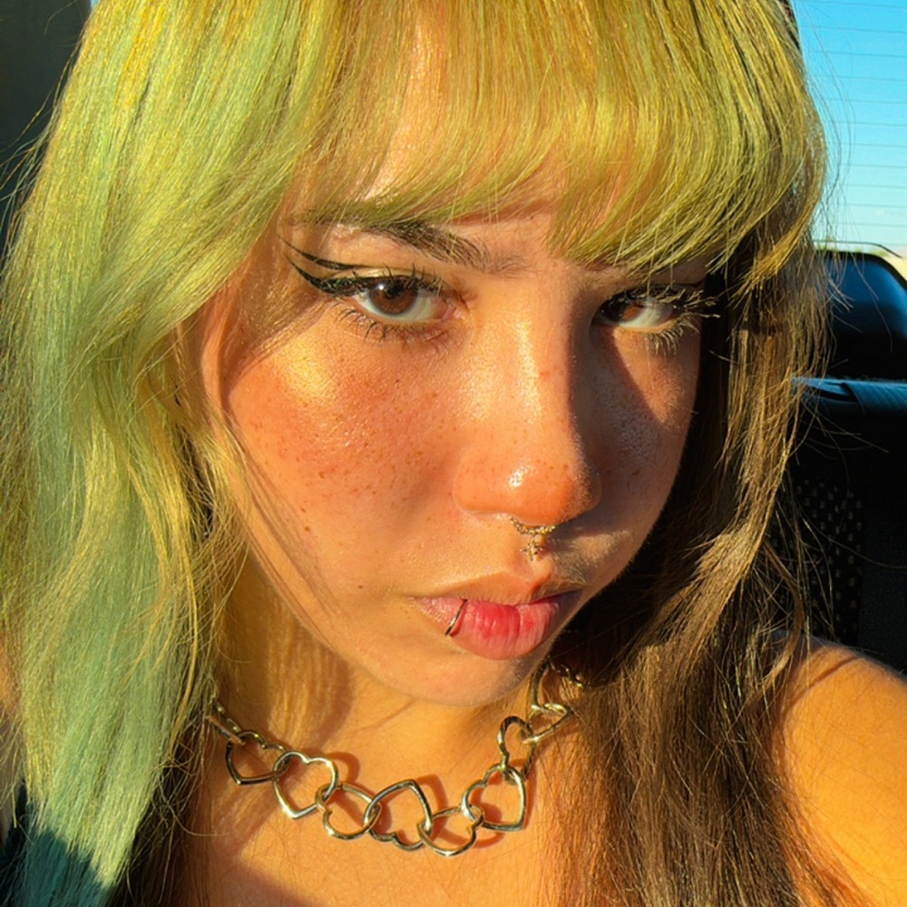 Meet your Posher, Whitney Beth ☆〜（ゝ。∂）
